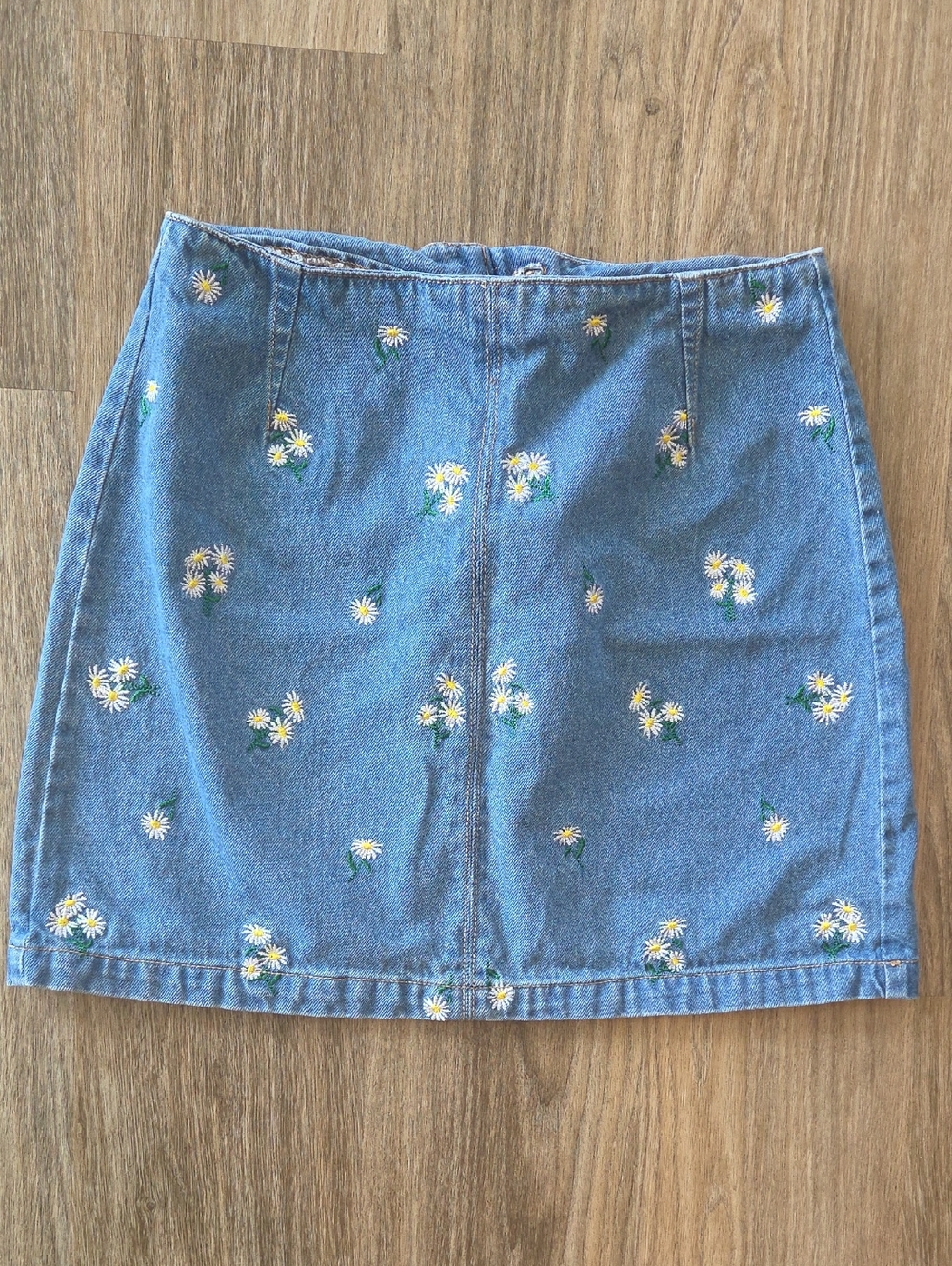 H & M Divided Blue Denim Mini Skirt with Daisy Embroidery Size 4